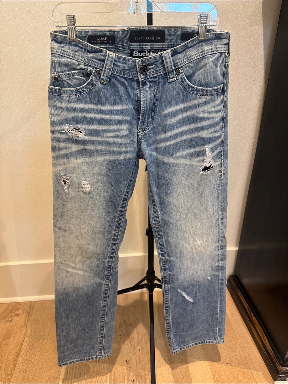 Affliction Light Blue Straight Men’s Jeans with Distressed Detailing